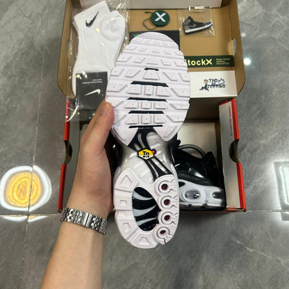 Air Max Plus TN 1 “Black/White”