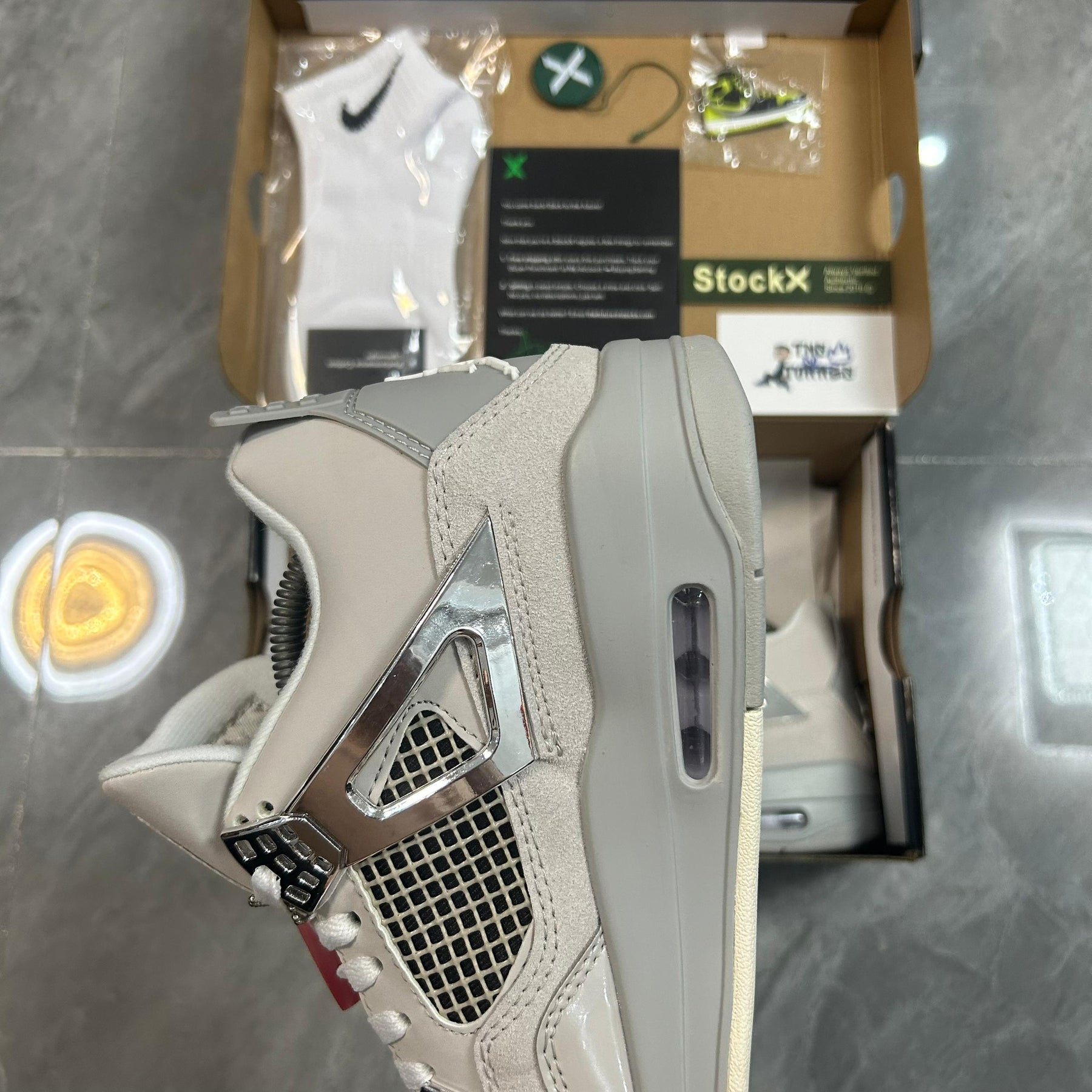 Nike Air Jordan 4 Retro 'Frozen Moments'