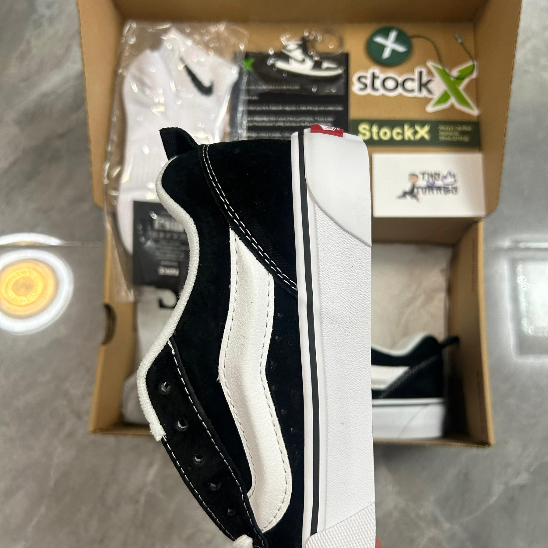 VANS KNU SKOOL "PRETO E BRANCO"