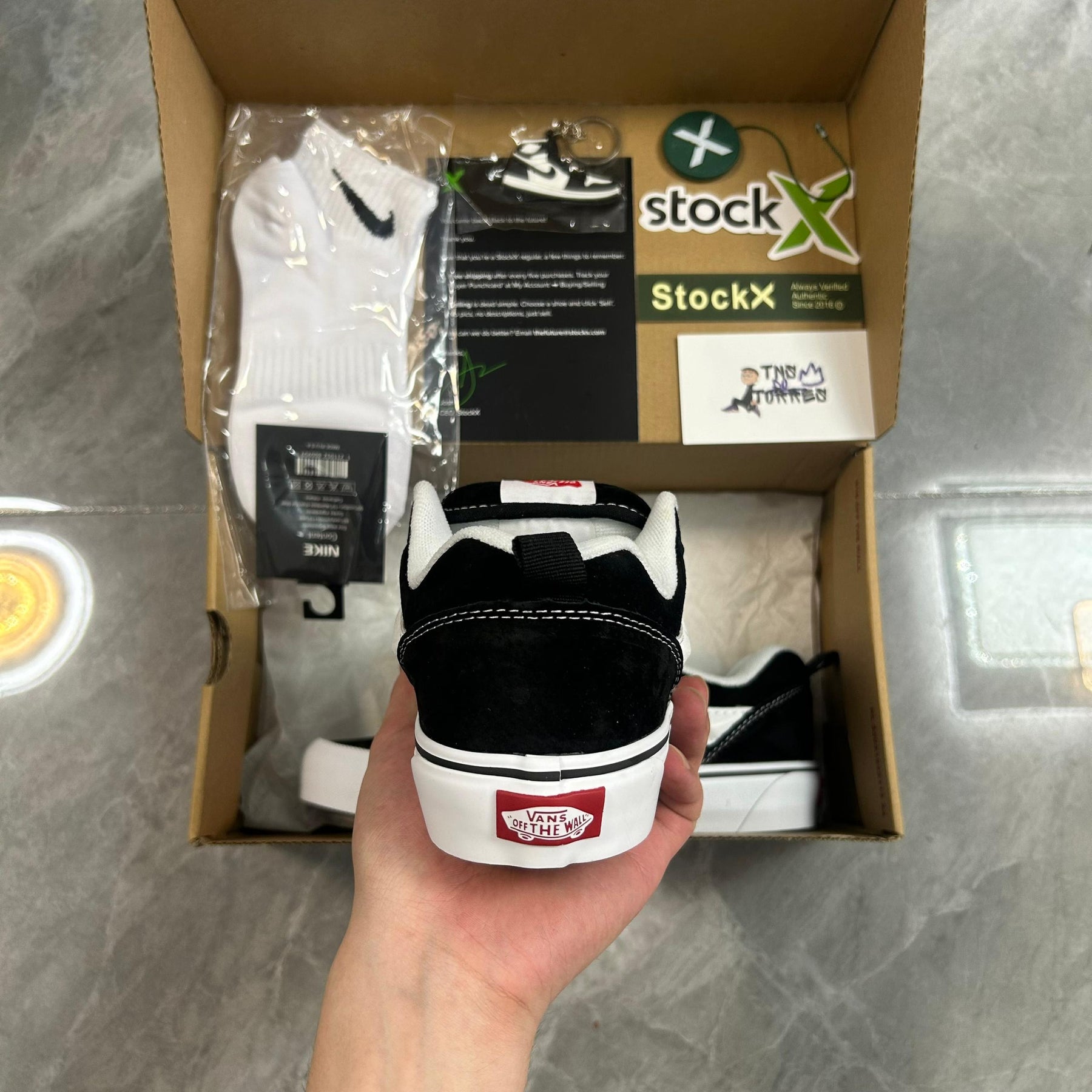 VANS KNU SKOOL "PRETO E BRANCO"