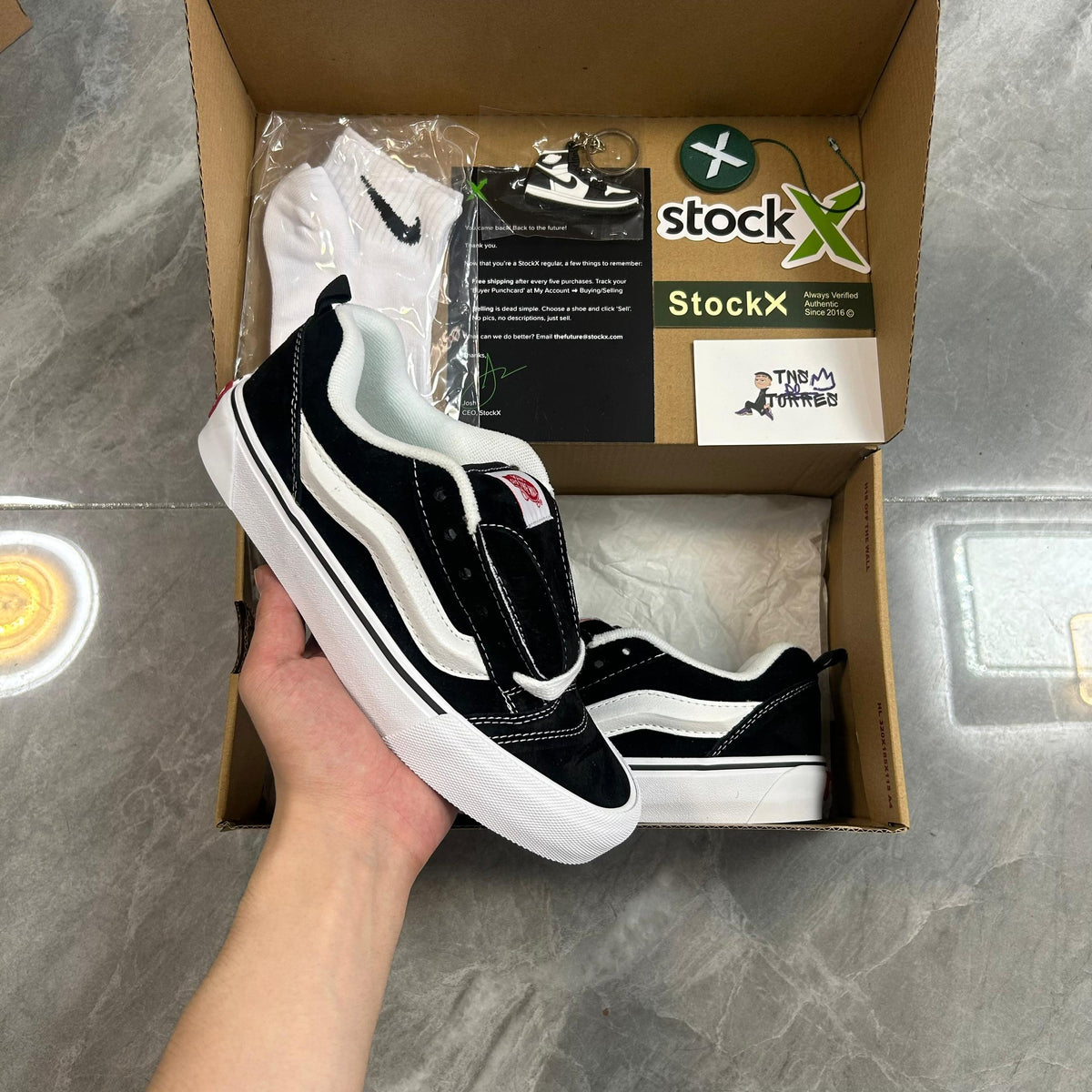 VANS KNU SKOOL "PRETO E BRANCO"