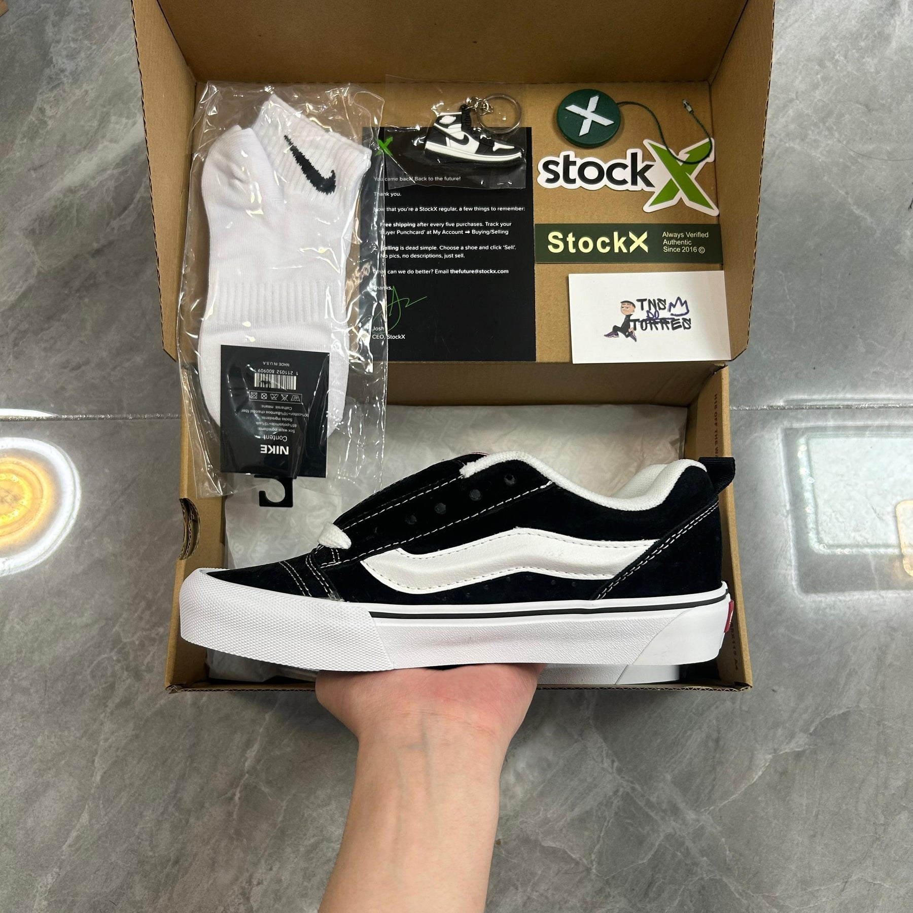 VANS KNU SKOOL "PRETO E BRANCO"